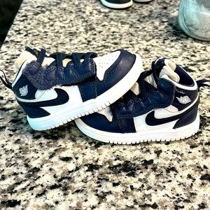 Nike ai Jordan’s Velcro laces 6C